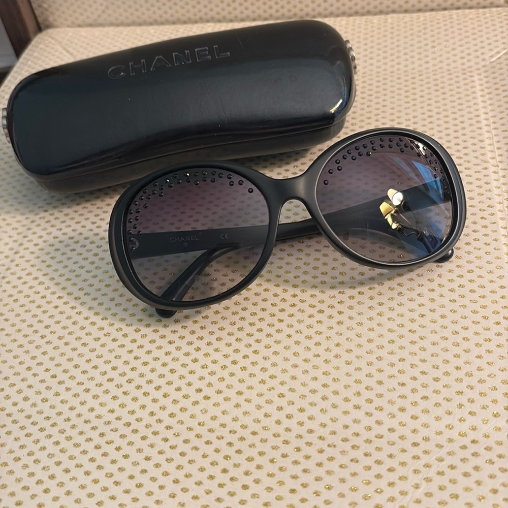 💥💥Chanel Authentic Crystal Sunglasses (NWOT)